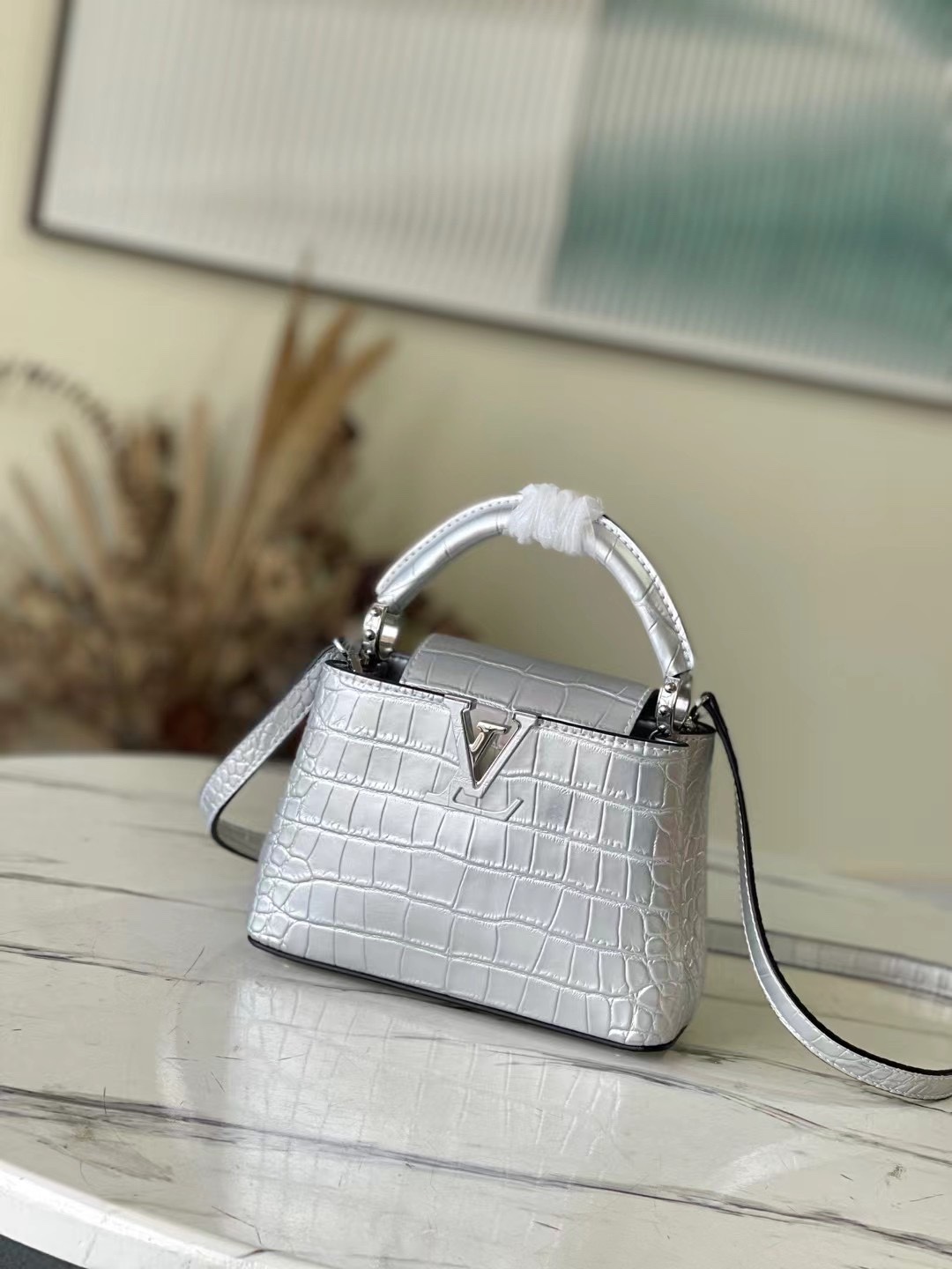 LV  Capucines_silvery