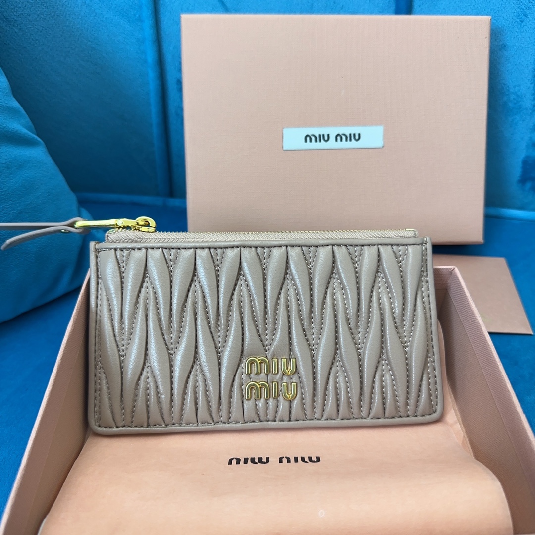 Miu Miu  pocket wallet_grey