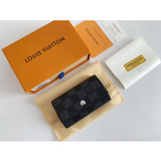 Louis Vuitton_Black